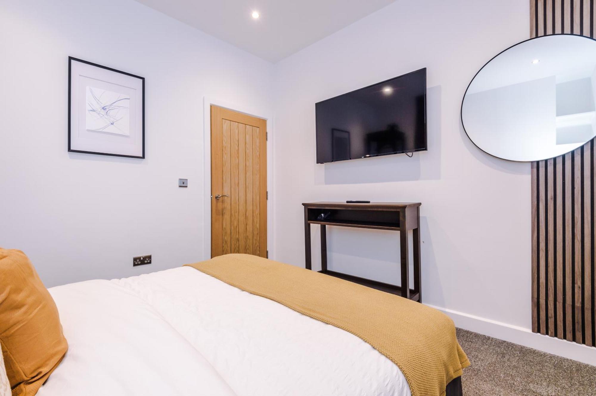 South Street Apartment *