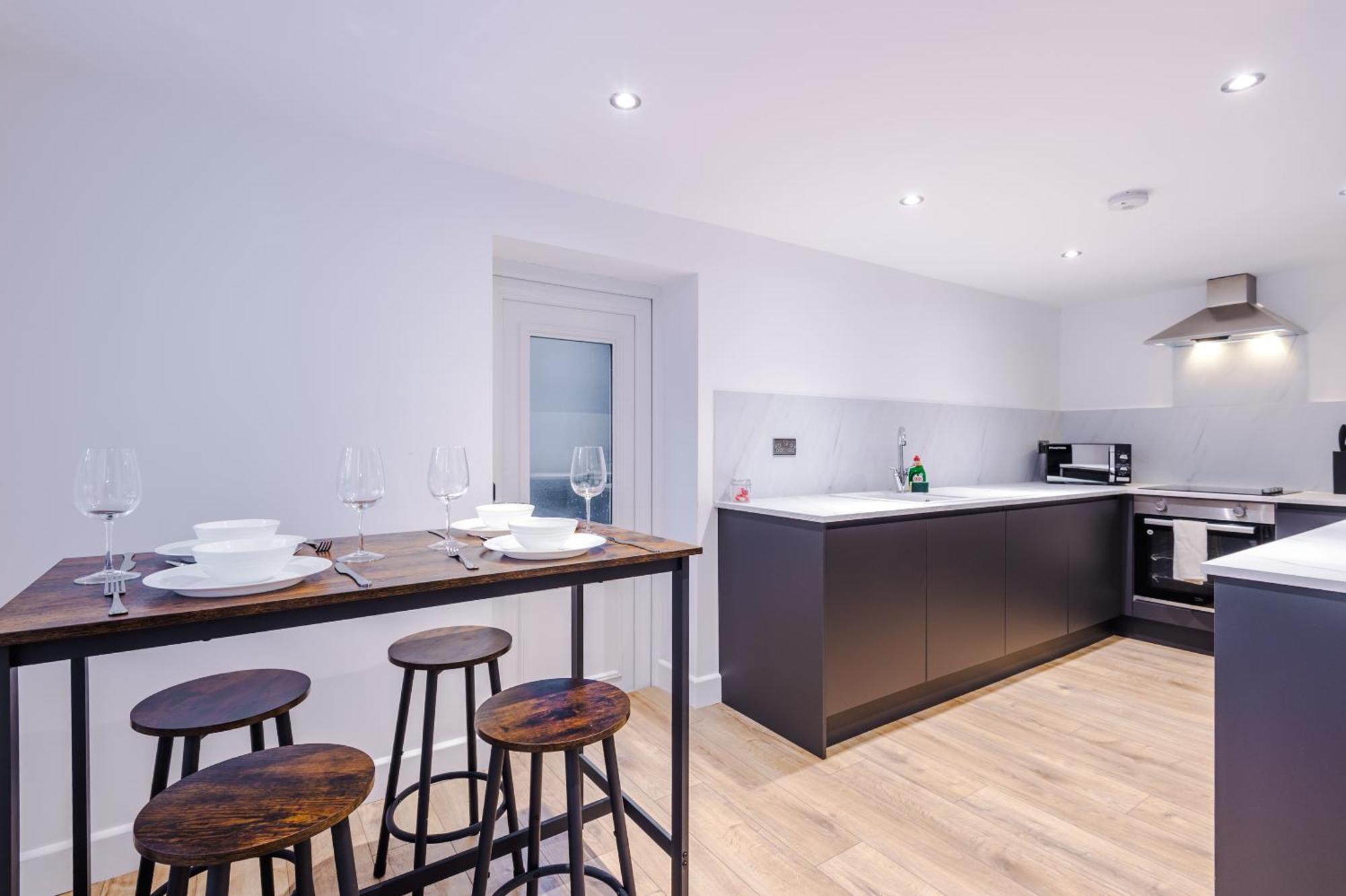 South Street Apartment *